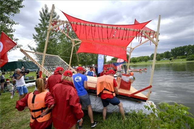 Elstartolt a II. Tisza-tavi PET Kupa