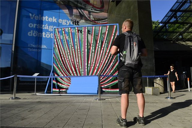 Elkészült az ország leghosszabb szurkolói sálja