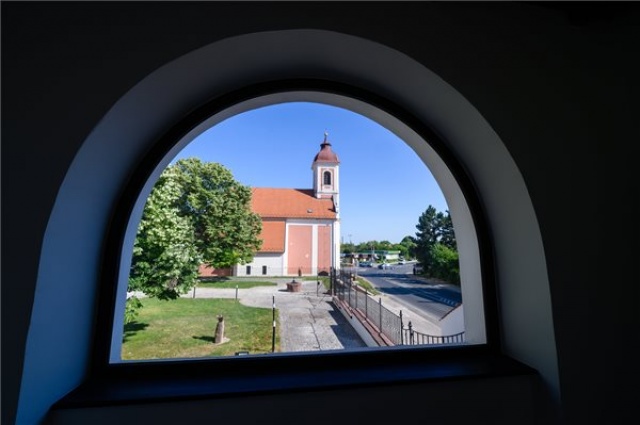 Megújult a vörösberényi jezsuita kolostor