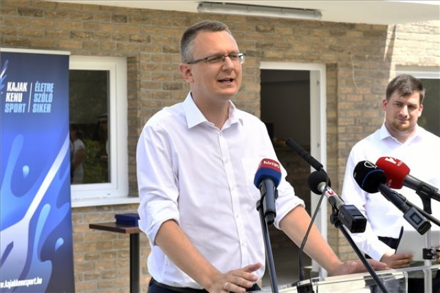 Új evezősközpontot adtak át Vácon