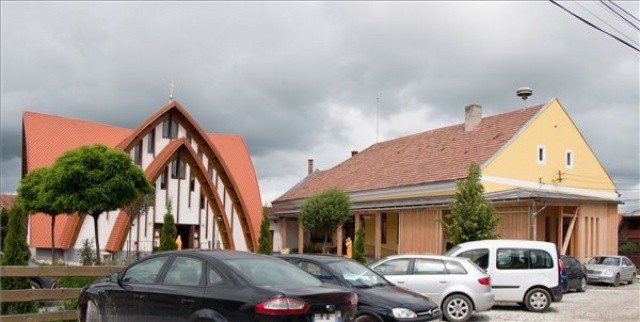 A magyar állam támogatásával kibővített katolikus óvodát avattak Gyergyószentmiklóson