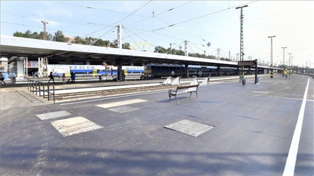 Mávinform: korlátozásokkal indult meg a forgalom a Nyugati pályaudvaron