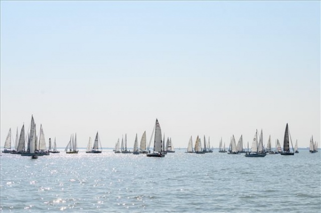 Kékszalag - Elrajtolt a mezőny Balatonfüredről