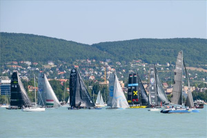 Kékszalag - Elrajtolt a mezőny Balatonfüredről