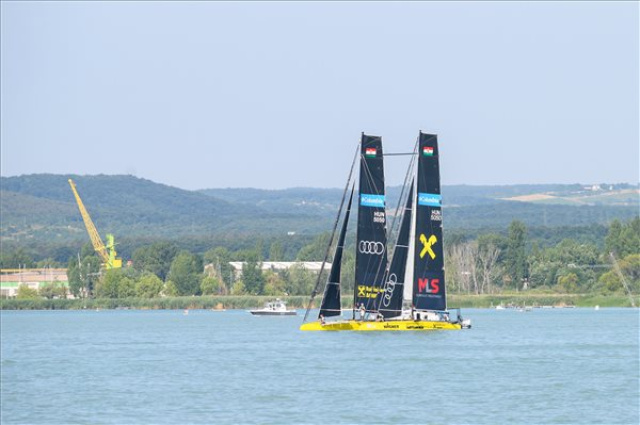 Kékszalag - Elrajtolt a mezőny Balatonfüredről