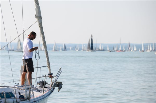 Kékszalag - Elrajtolt a mezőny Balatonfüredről