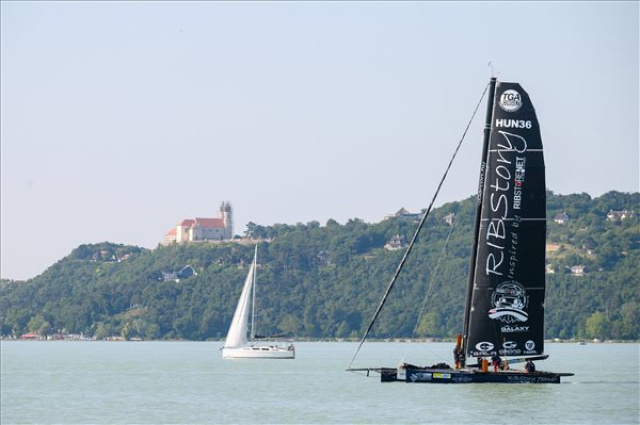 Kékszalag - Elrajtolt a mezőny Balatonfüredről