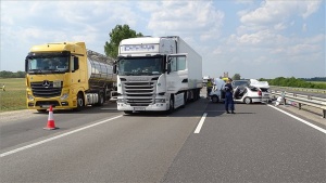 Ketten meghaltak egy balesetben az M5-ösön Kiskunfélegyházánál