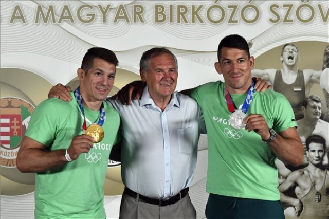 Tokió 2020 - A magyar birkózó hősöket köszöntötték a KIMBA-ban