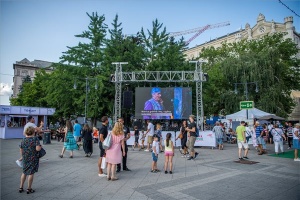 Augusztus 20. - Operett Korzó a Pesti Vigadó előtt 