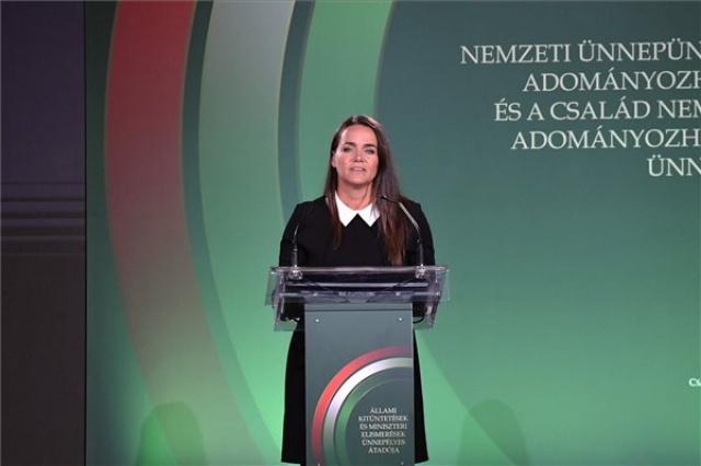 Állami kitüntetéseket és miniszteri elismeréseket adott át Novák Katalin