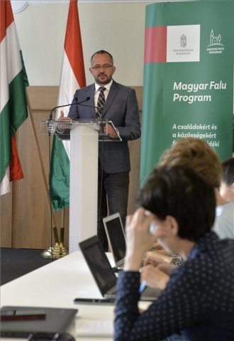 Magyar Falu Program - Gyopáros Alpár az idei évet értékelő sajtótájékoztatója 
