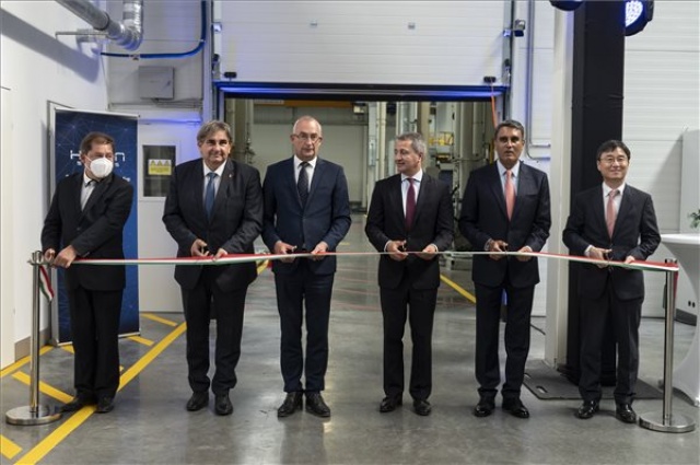 Bővítette gyárát a Hanon Systems Rétságon