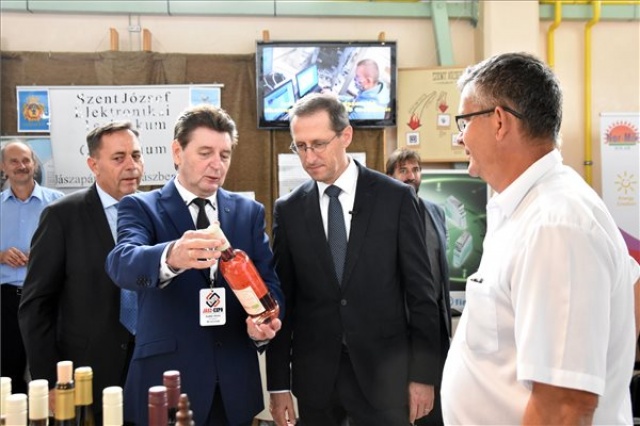 Megnyílt a tizedik Jász-Expo & Fesztivál Jászapátiban 