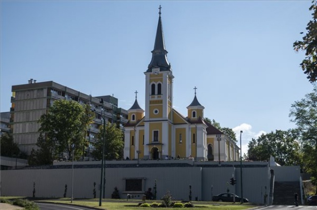 Modern Városok Program - Megújult a salgótarjáni főplébániatemplom és környezete