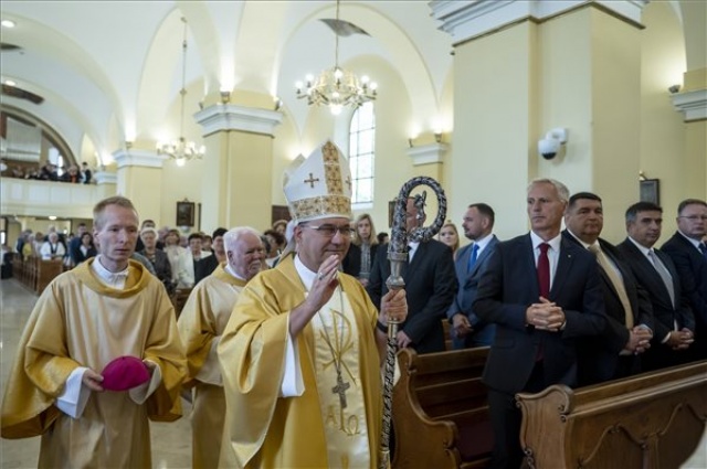 Modern Városok Program - Megújult a salgótarjáni főplébániatemplom és környezete