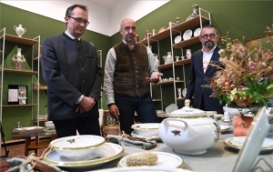Vadászati világkiállítás - Új kollekciót mutatott be a Hollóházi Porcelánmanufaktúra