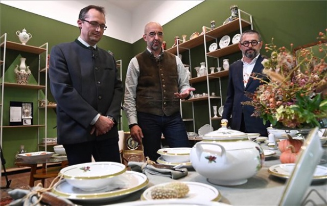 Vadászati világkiállítás - Új kollekciót mutatott be a Hollóházi Porcelánmanufaktúra