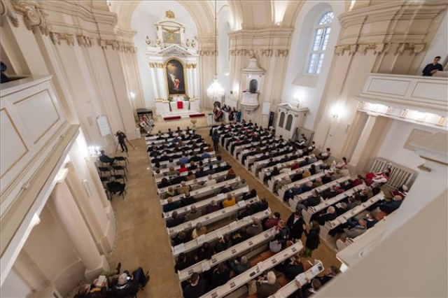 Kolozsváron felszentelték a felújított evangélikus templomot és püspöki székházat