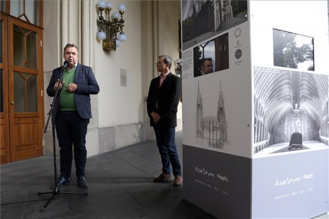 Nyolc tematikus kiállítási anyagot mutatott be a Makovecz Imre Alapítvány