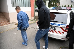 Elfogták egy Pest megyei droghálózat tagjait