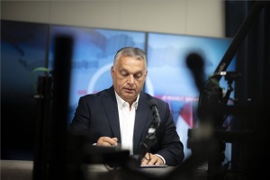 Miniszterelnöki interjú a Kossuth Rádióban