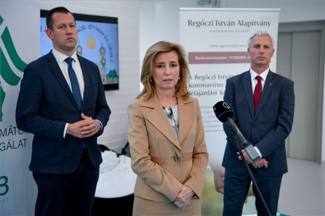 Koronavírus - A Covid-árvákat segítő Regőczi Alapítvány - Herczegh Anita Debrecenben 