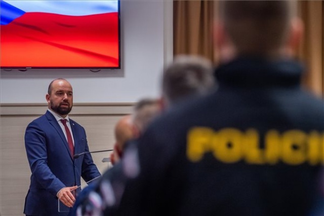 Illegális bevándorlás - Cseh rendőrök segítik a schengeni határok védelmét Magyarországon