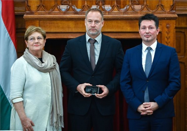 Átadták a Virtuális Erőmű Program energiahatékonysági kiválósági pályázatának díjait
