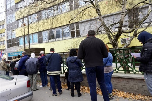 Koronavírus - Elkezdődött az oltási akcióhét, sokan vannak az oltópontokon - Budapest