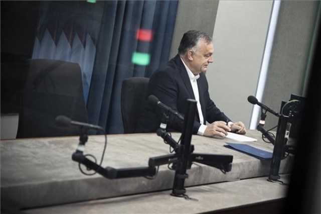 Miniszterelnöki interjú a Kossuth Rádióban