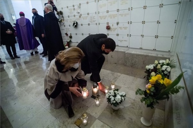 Koronavírus - Egyházi vezetők közösen imádkoztak a járvány áldozataiért