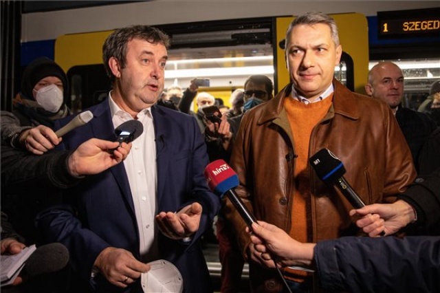 Elindult az utasokat szállító tram-train Hódmezővásárhely és Szeged között