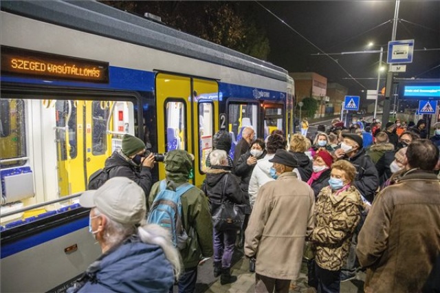 Elindult az utasokat szállító tram-train Hódmezővásárhely és Szeged között