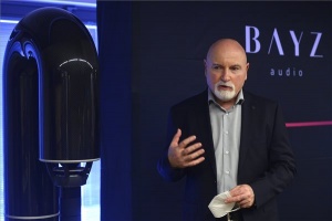 Bemutatták Bay Zoltán innovatív hangsugárzóját a BMC-ben