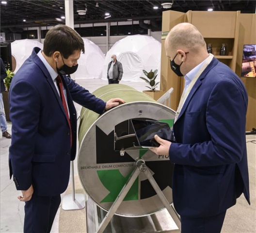 Planet 2021 - Áder János megtekintette a ,,Heros of the future