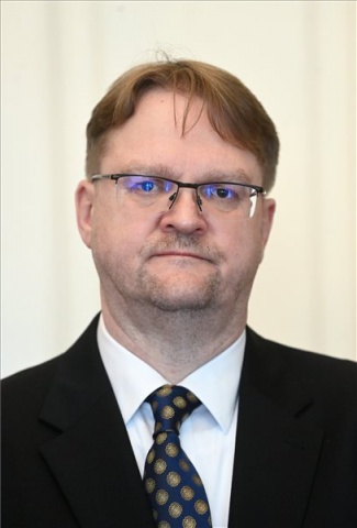 Répássy Róbertet az Igazságügyi Minisztérium államtitkárává nevezte ki Áder János