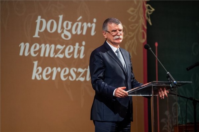Schmittné Makray Katalin kapta a Polgári Magyarországért Díjat