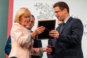 Schmittné Makray Katalin kapta a Polgári Magyarországért Díjat