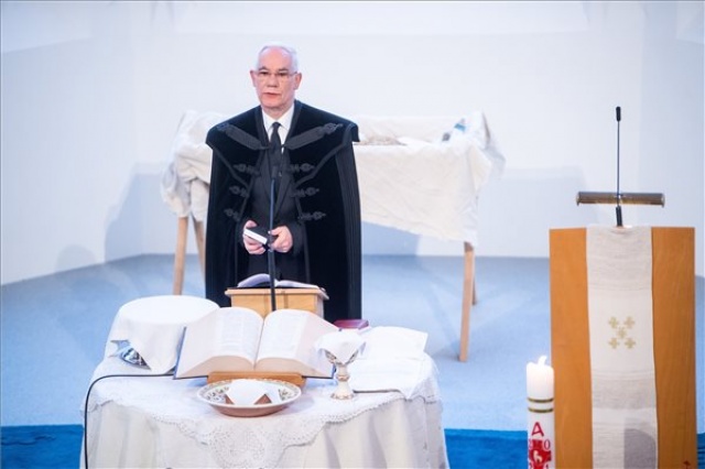 Karácsony - Balog Zoltán ünnepi istentiszteletet tartott a fővárosban