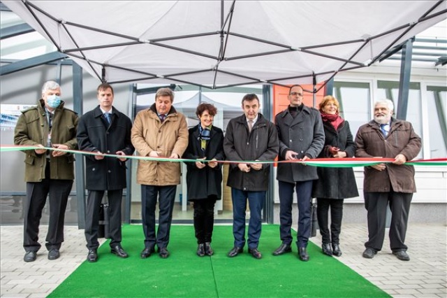 Átadták az SZTE inkubátorházát