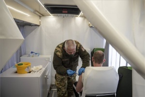 Koronavírus - Sajtótájékoztató a mobil oltóállomásokról Sóshartyánban