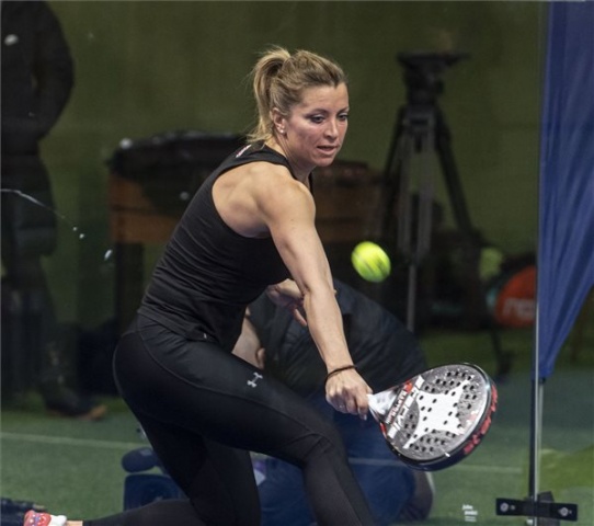 Megnyílt a padel első hazai fedett pályája a Feneketlen-tónál