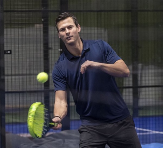 Megnyílt a padel első hazai fedett pályája a Feneketlen-tónál