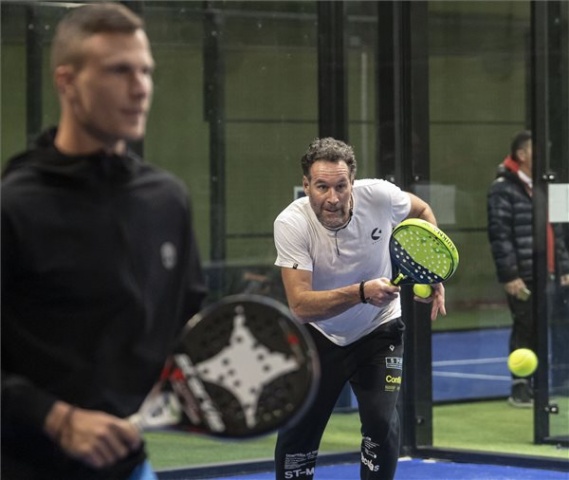 Megnyílt a padel első hazai fedett pályája a Feneketlen-tónál