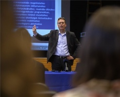 Hankó Balázs előadása a megújult felsőoktatásról
