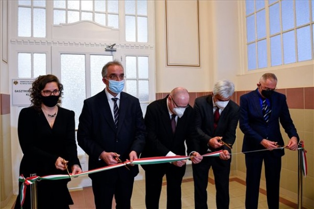 Önálló gasztroenterológiai klinikát adtak át Debrecenben