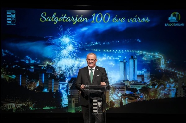 Salgótarján 100 éves - Ünnepi közgyűlés