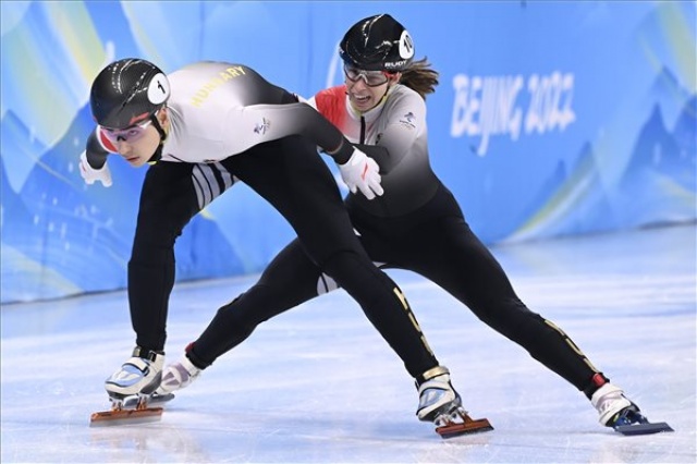 Peking 2022 - Bronzérmes a rövidpályás gyorskorcsolya vegyes váltó