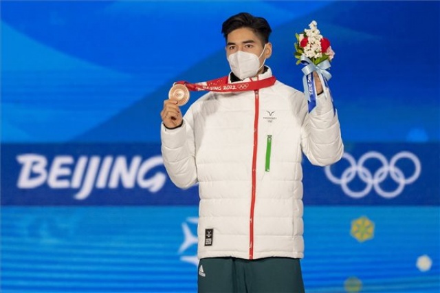 Peking 2022 - Gyorskorcsolya - Liu Shaoang bronzérmes 1000 méteren